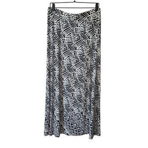 Ann Taylor black and white geometric print maxi skirt Size Medium